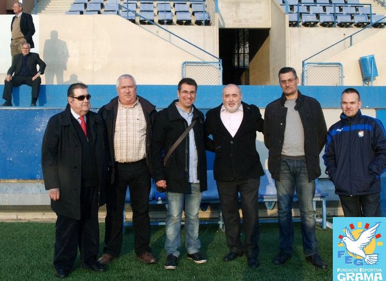 Siscu Sánchez i Xavier Pujols rodejen el president de la Fundació Grama, Antonio Morales