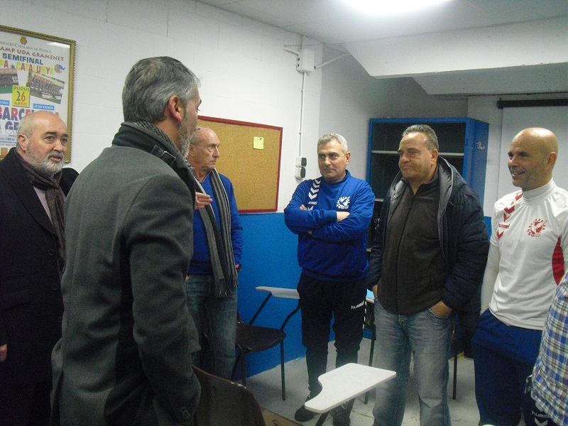 Amb el cos tècnic del 1r equip.