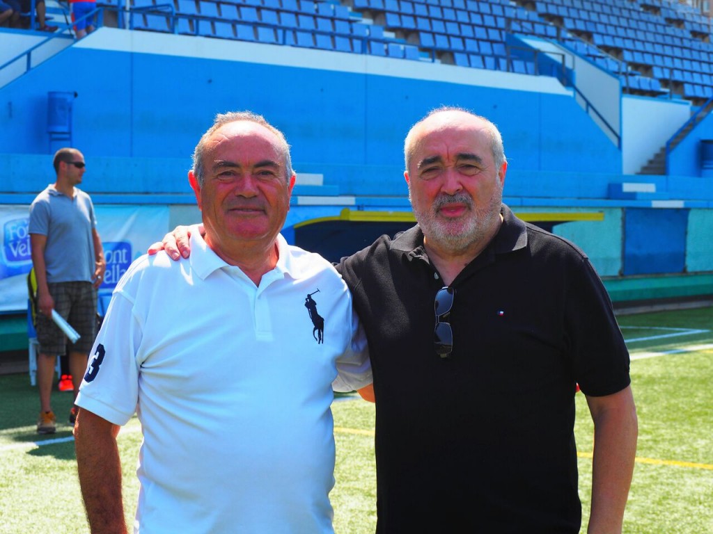 Antonio Morales junto a 